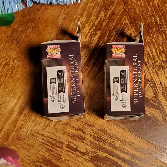 Funko Supernatural Keychain Set - Dean and Sam - Picture 5 of 7